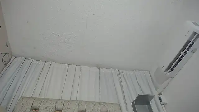 Snapshot of KOURTNEY-- chatting on September 28, 2:17 am KOURTNEY-- online show from September 28, 2:17 am