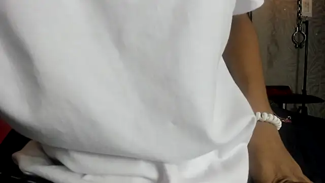 Snapshot of KOURTNEY-- chatting on October 16, 2:23 am KOURTNEY-- online show from October 16, 2:23 am