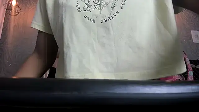 Snapshot of KOURTNEY-- chatting on November 11, 1:49 am KOURTNEY-- online show from November 11, 1:49 am