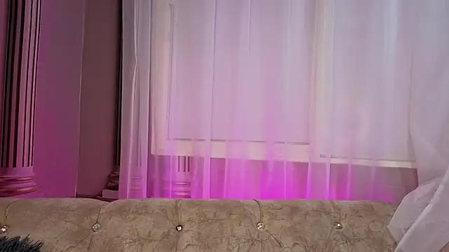 Snapshot of Carohorny4u chatting on June 12, 9:35 pm Carohorny4u online show from June 12, 9:35 pm