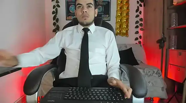 Snapshot of mikee_scooth chatting on January 11, 11:12 am mikee scooth online show from January 11, 11:12 am