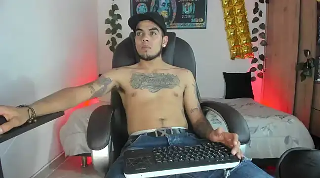 Snapshot of mikee_scooth chatting on February 13, 5:16 am mikee scooth online show from February 13, 5:16 am