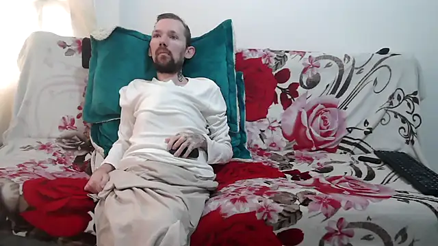 Sophia and Thomas online show from April 8, 3:12 pm