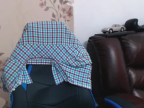 Leo 1617 online show from April 5, 12:13 pm