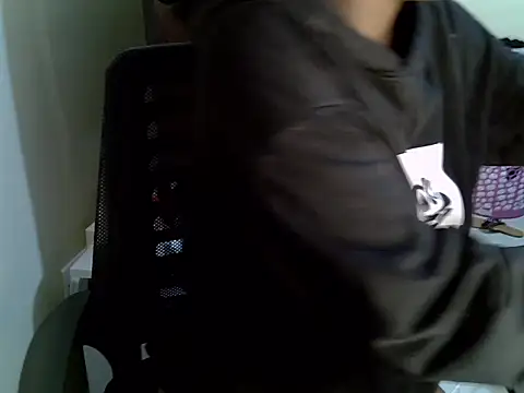 Caryyyl online show from April 12, 8:08 am