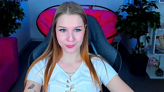 CuteMousee online show from December 17, 5:47 pm