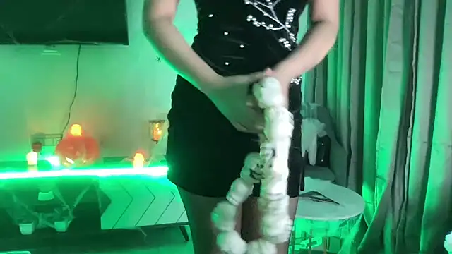 Wild Fantasy 7 online show from October 30, 9:04 pm