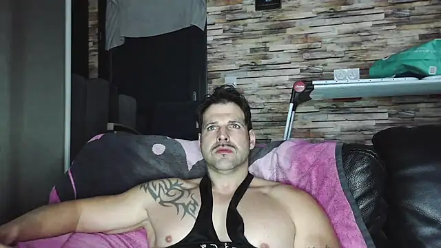 XxBigboybandxX online show from January 9, 6:53 pm