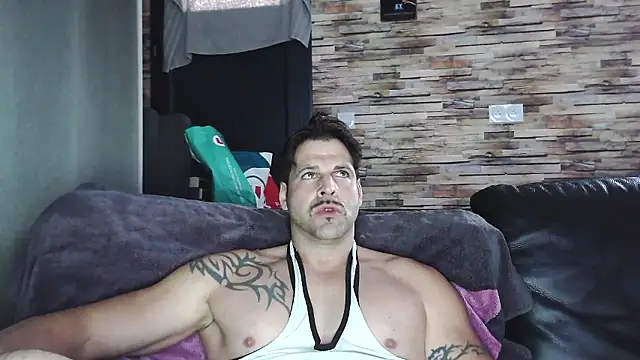 XxBigboybandxX online show from January 18, 4:22 pm