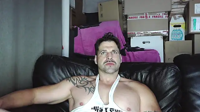 XxBigboybandxX online show from May 5, 7:11 pm