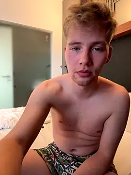 Snapshot of CDLukeLucy420 chatting on October 5, 4:05 pm CDLukeLucy420 online show from October 5, 4:05 pm