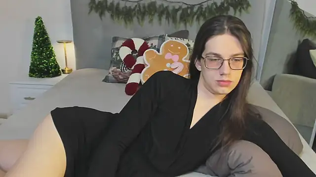 Snapshot of Alfreda_Mills chatting on December 18, 10:43 am Alfreda Mills online show from December 18, 10:43 am