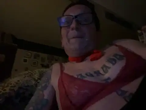 Snapshot of Ladyluve chatting on March 23, 3:21 am Ladyluve online show from March 23, 3:21 am