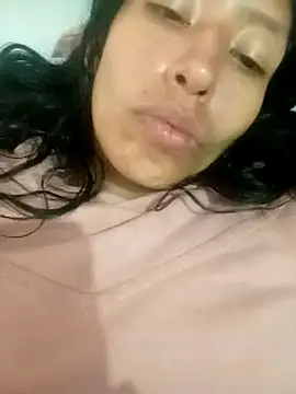 karolinee 66  online show from December 12, 2:48 am