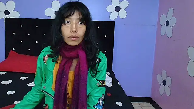 karolinee 66  online show from March 5, 3:57 am