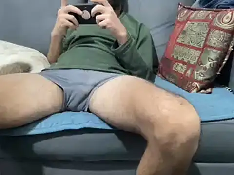 4small4inchlol online show from December 12, 6:10 pm