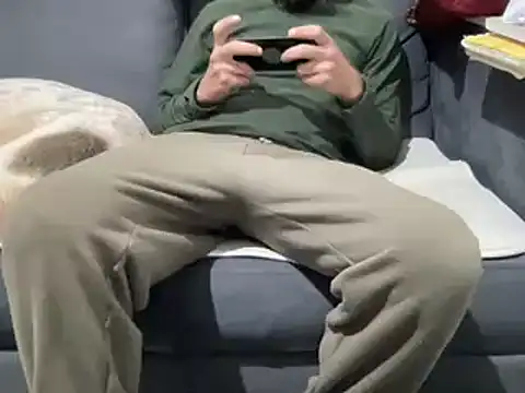 4small4inchlol online show from January 11, 3:42 pm