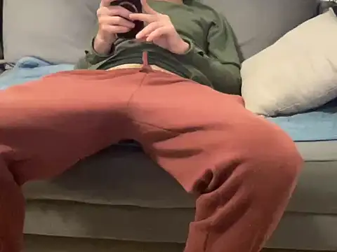 4small4inchlol online show from January 5, 10:02 pm