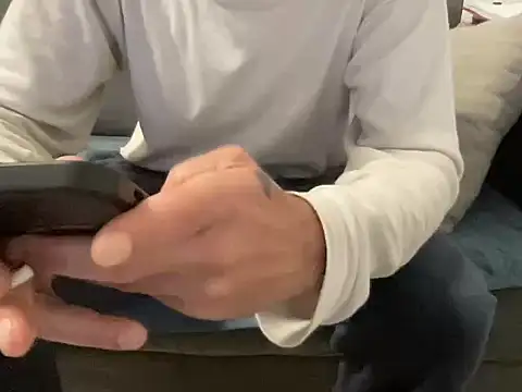 4small4inchlol online show from February 25, 8:29 pm