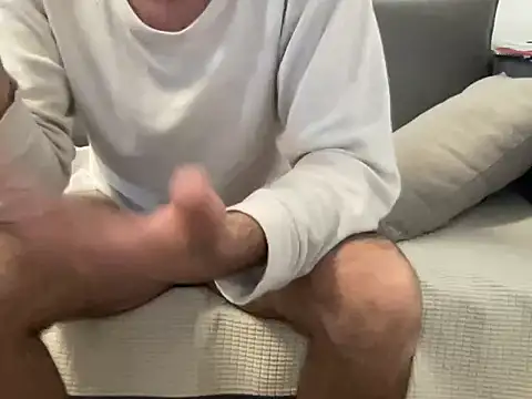 4small4inchlol online show from March 9, 1:59 pm