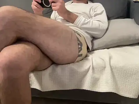 4small4inchlol online show from March 26, 7:52 pm