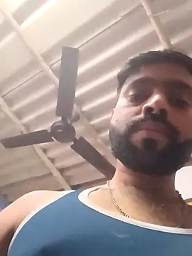 Snapshot of Bullgardenrnc123 chatting on November 28, 11:46 am Bullgardenrnc123 online show from November 28, 11:46 am