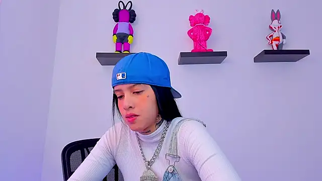 Snapshot of Gangster_Girl chatting on February 8, 5:29 pm Gangster Girl online show from February 8, 5:29 pm