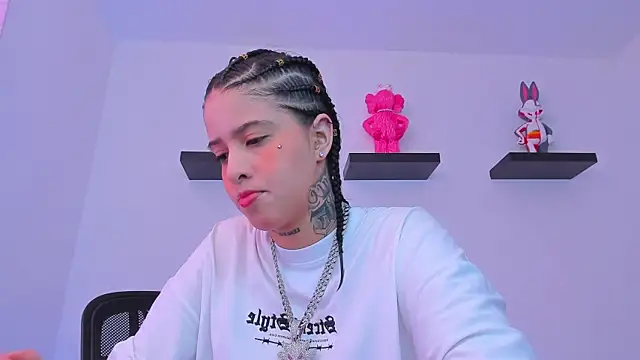 Snapshot of Gangster_Girl chatting on February 28, 3:59 pm Gangster Girl online show from February 28, 3:59 pm