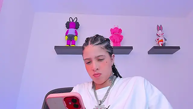 Snapshot of Gangster_Girl chatting on February 28, 9:23 pm Gangster Girl online show from February 28, 9:23 pm