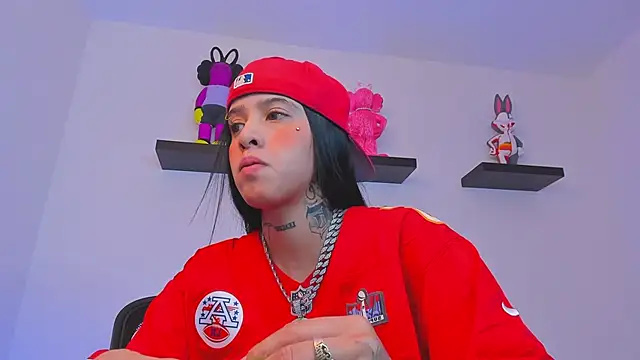 Snapshot of Gangster_Girl chatting on March 15, 2:03 am Gangster Girl online show from March 15, 2:03 am