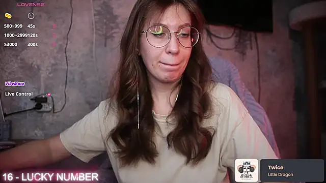 Snapshot of ms_allison_w chatting on October 20, 12:05 pm ms allison w online show from October 20, 12:05 pm