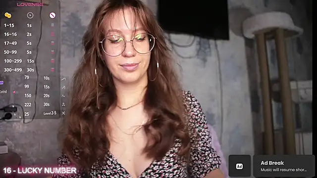 Snapshot of ms_allison_w chatting on November 8, 12:05 pm ms allison w online show from November 8, 12:05 pm