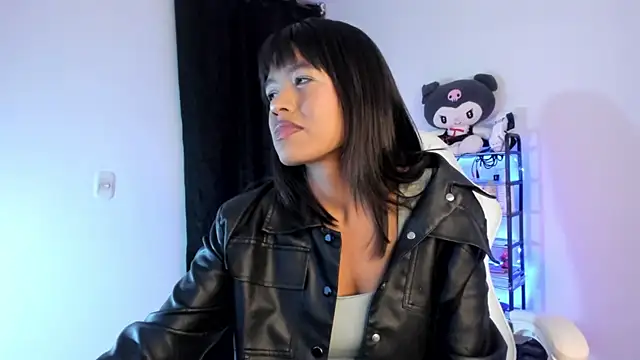 meganthompsonn22 online show from January 13, 4:18 am