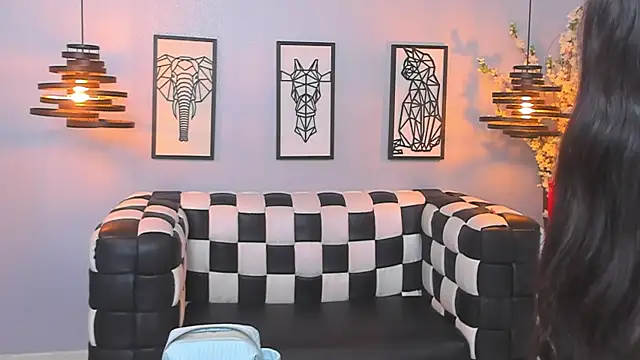 Snapshot of SARAFOXX_ chatting on December 6, 7:23 pm SARAFOXX online show from December 6, 7:23 pm