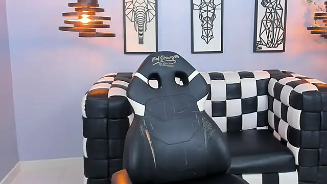 Snapshot of SARAFOXX_ chatting on December 8, 6:06 pm SARAFOXX online show from December 8, 6:06 pm