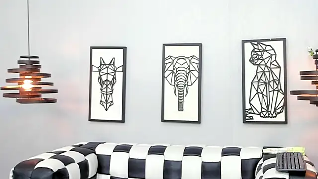 Snapshot of SARAFOXX_ chatting on January 28, 7:42 pm SARAFOXX online show from January 28, 7:42 pm