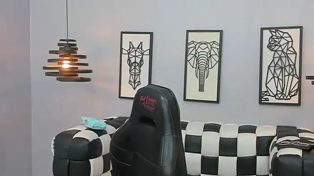 Snapshot of SARAFOXX_ chatting on January 31, 11:46 am SARAFOXX online show from January 31, 11:46 am