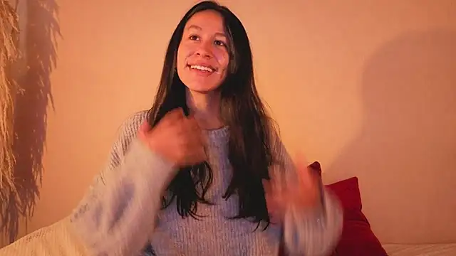 EmiGomez  online show from January 8, 1:24 pm