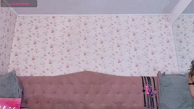 AvrillThomas online show from March 7, 2:56 pm