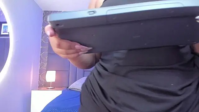 Snapshot of samyriverss chatting on March 22, 3:20 am samyriverss online show from March 22, 3:20 am