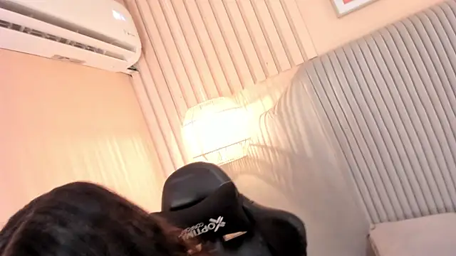 Snapshot of samyriverss chatting on December 4, 5:21 pm samyriverss online show from December 4, 5:21 pm