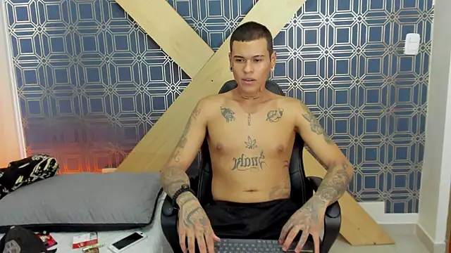 Snapshot of jamesinked_ chatting on January 9, 6:47 pm jamesinked online show from January 9, 6:47 pm