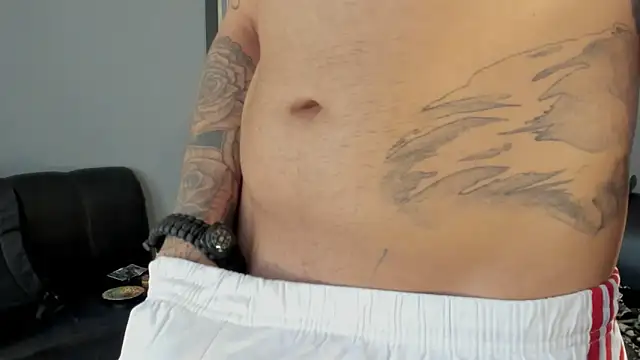 Snapshot of jamesinked_ chatting on February 5, 6:15 pm jamesinked online show from February 5, 6:15 pm