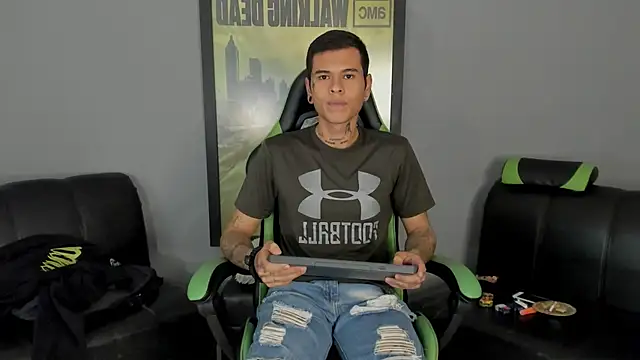 Snapshot of jamesinked_ chatting on February 11, 8:42 pm jamesinked online show from February 11, 8:42 pm