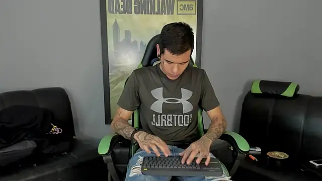 Snapshot of jamesinked_ chatting on February 12, 3:49 pm jamesinked online show from February 12, 3:49 pm