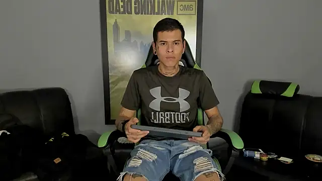 Snapshot of jamesinked_ chatting on February 12, 10:26 pm jamesinked online show from February 12, 10:26 pm