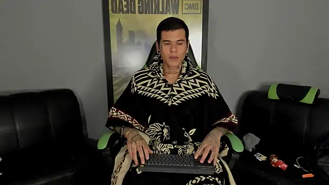 Snapshot of jamesinked_ chatting on February 16, 4:31 am jamesinked online show from February 16, 4:31 am