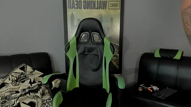 Snapshot of jamesinked_ chatting on February 18, 8:03 pm jamesinked online show from February 18, 8:03 pm