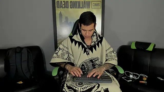 Snapshot of jamesinked_ chatting on February 20, 10:48 pm jamesinked online show from February 20, 10:48 pm