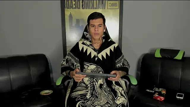 Snapshot of jamesinked_ chatting on February 27, 2:32 am jamesinked online show from February 27, 2:32 am